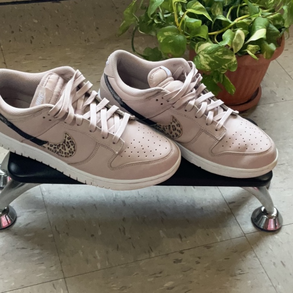 Nike Dunk Low SE Primal Pink